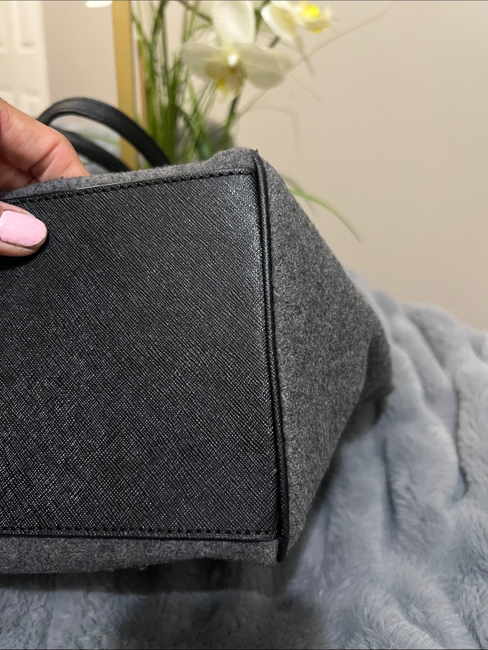 Tory Burch Gray Wool Buckle Tote with Black Leather Details GUC retail $349 - Picture 9 of 10